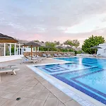 Hotel Ostria Moutsouna